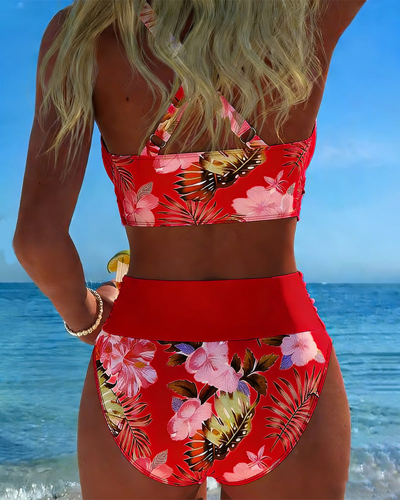 Marie – Bikiny s kontrastním květinovým vzorem a výřezem