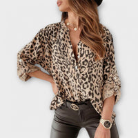 Iara - Moderní svetr s leopardím vzorem