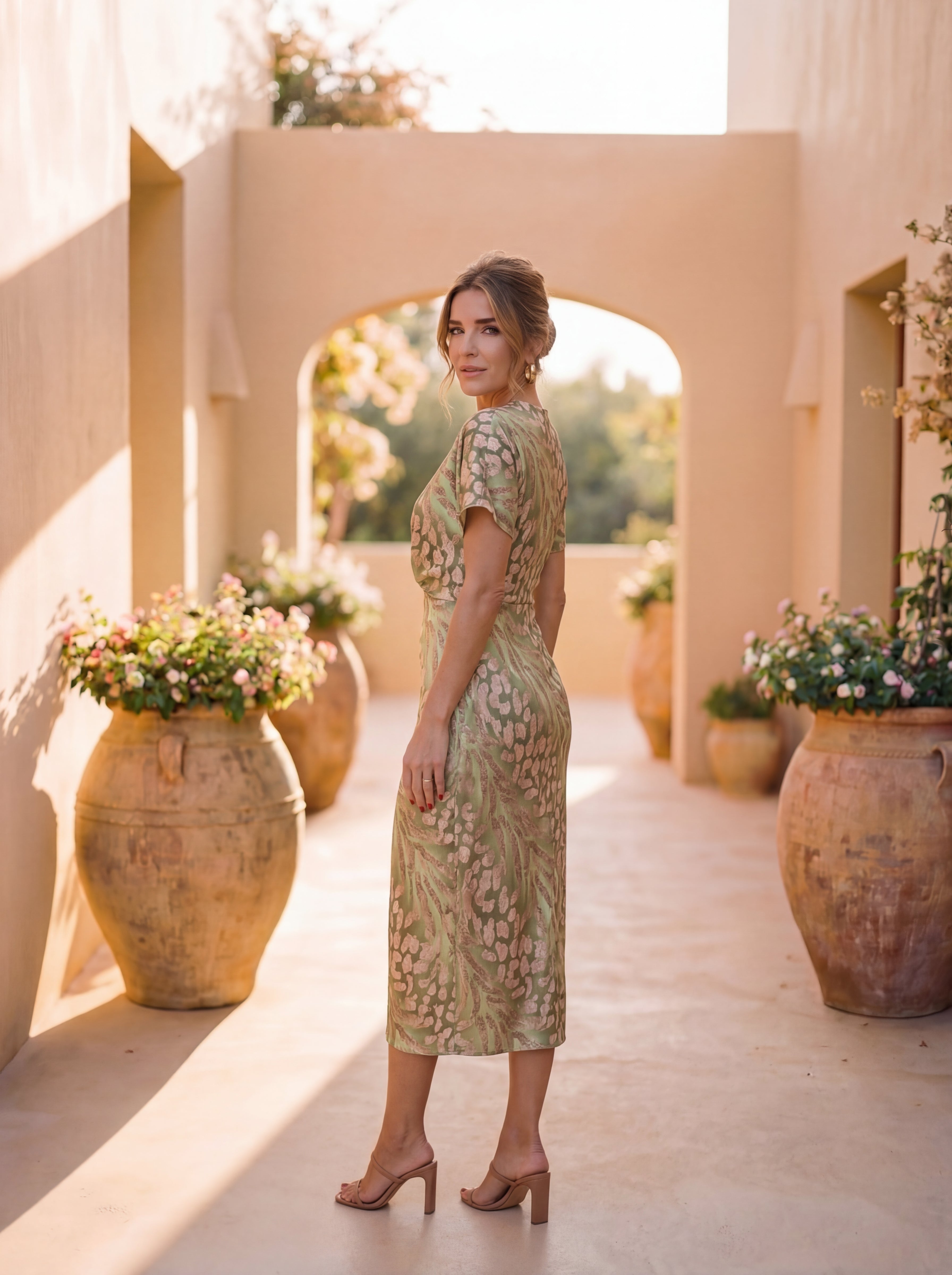 Giulia – Elegantní šaty z lehké a splývavé látky