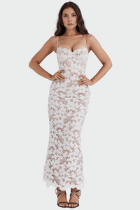 Karolína – Elegáns ruha