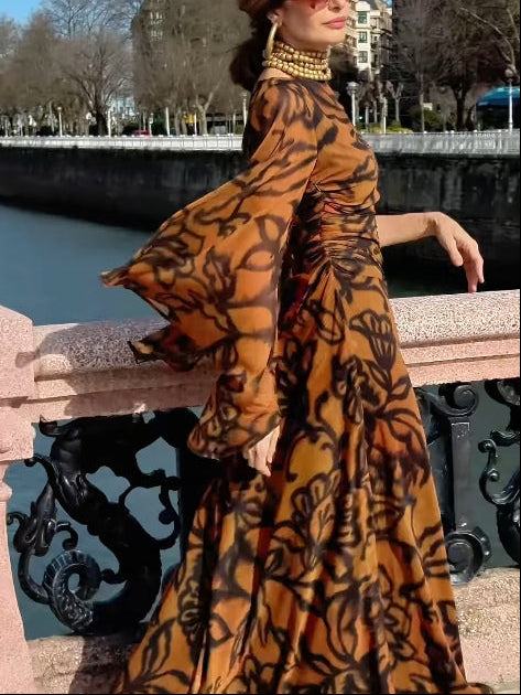 Petra – Hnědé dlouhé plážové šaty s potiskem Glamour