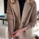 Amora - Elegantní bunda s pletenými rukávy, barva: hnědá